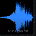 Грузовой поезд проходит справа налево